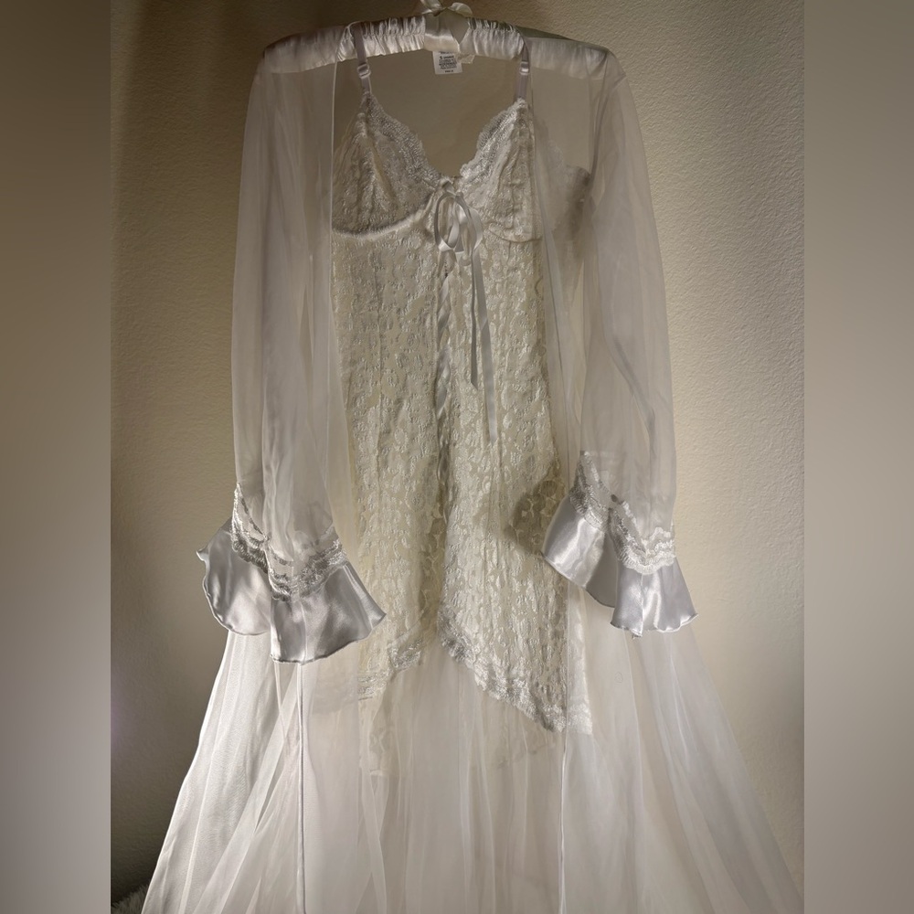 Frederick’s of Hollywood White Lace Nightgown with Sheer Overlay Robe